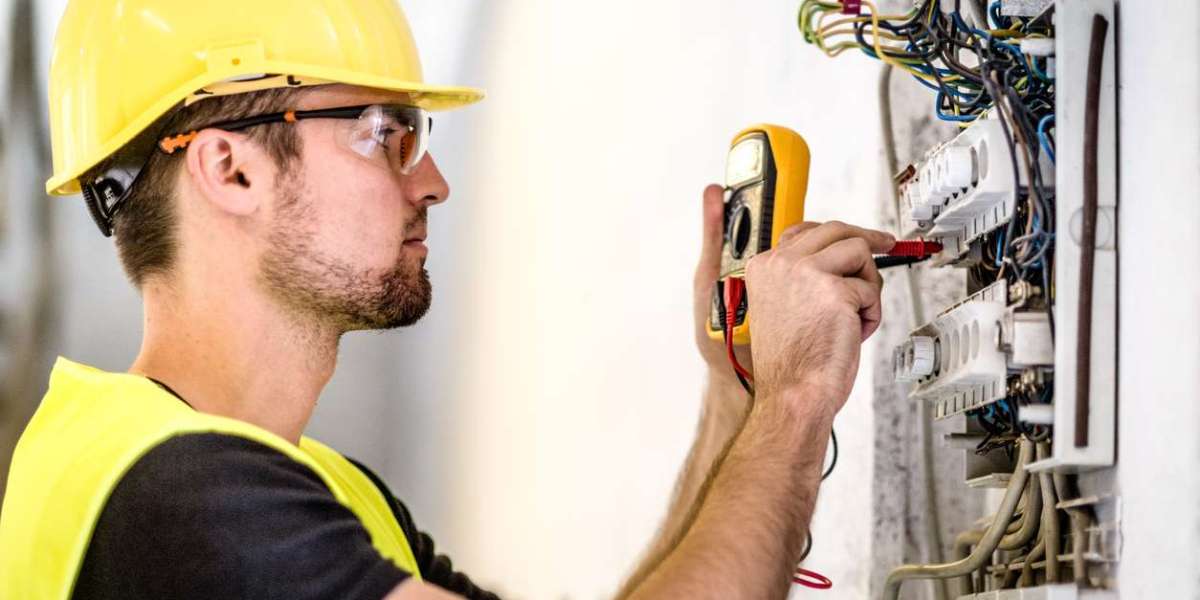 Emergency Electrical Issues: When to Call an Electrician