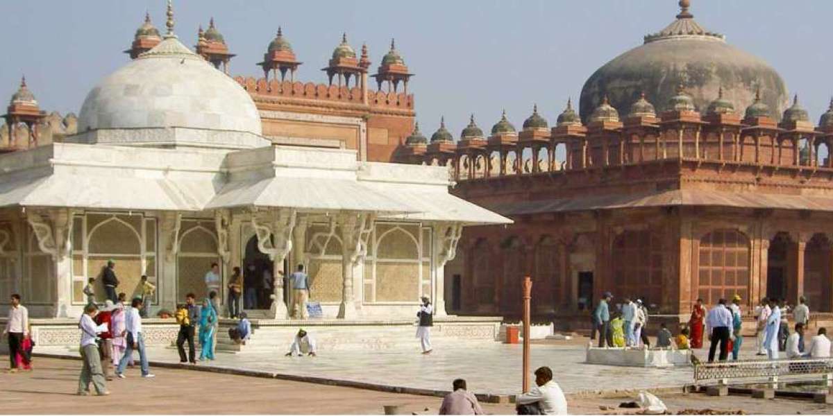 Embark on a luxurious journey through Delhi and Agra with our India Luxury Tours