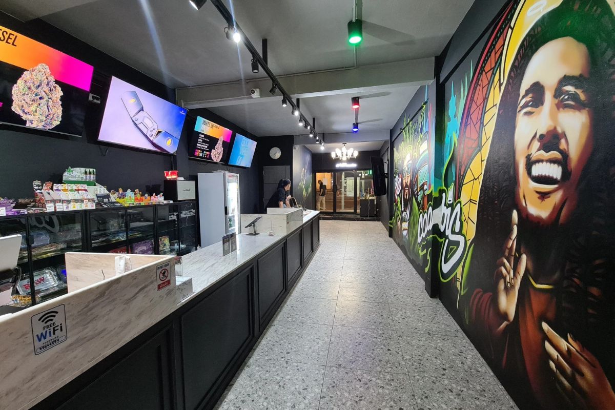Cannabis Store Online: See What Sets MMJ Express Apart