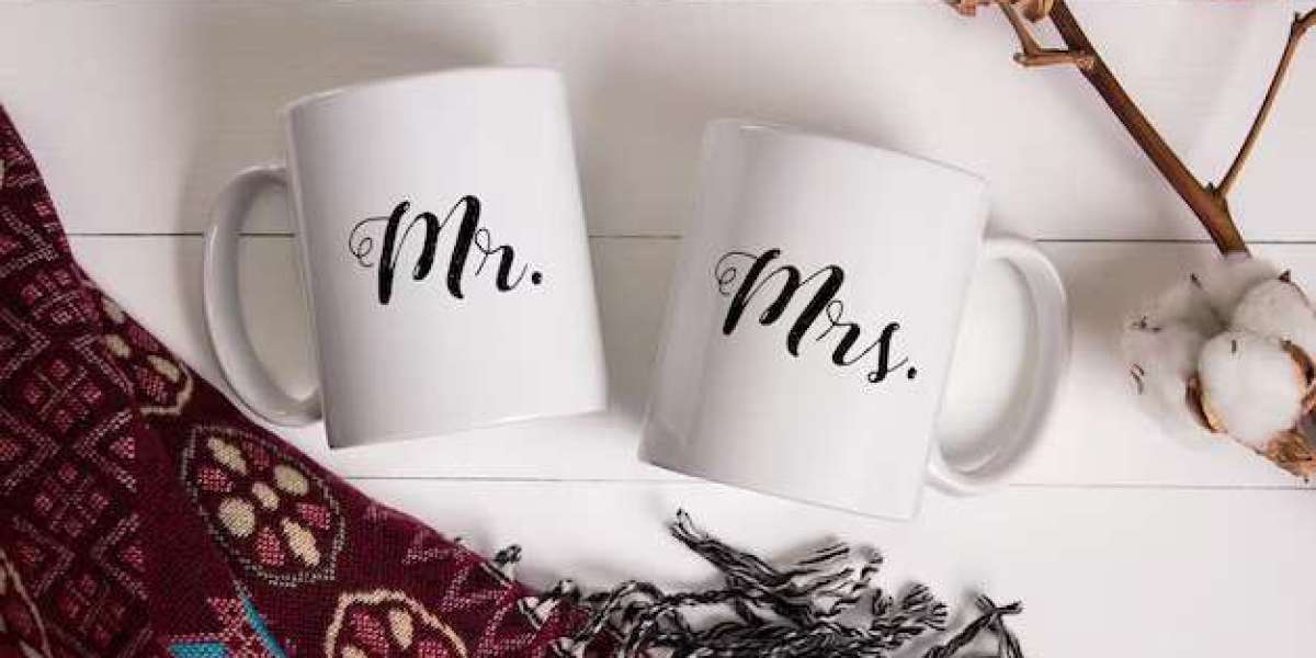 Personalized Mr & Mrs Mug Set: Shop Unique Gifts in Dubai at gyftsi