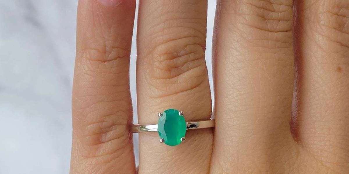 Bold and Beautiful: Striking Green Onyx Rings for Modern Glam