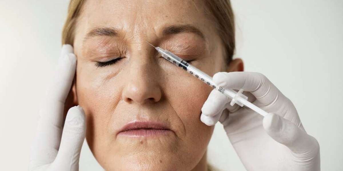 Anti-Wrinkle Injection Guide: What Is It, Benefits, Risks, Aftercare and More